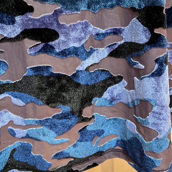 EUC Like New We The Free Burned Velvet Camo Oversize Blouse Size M - Picture 3 of 7